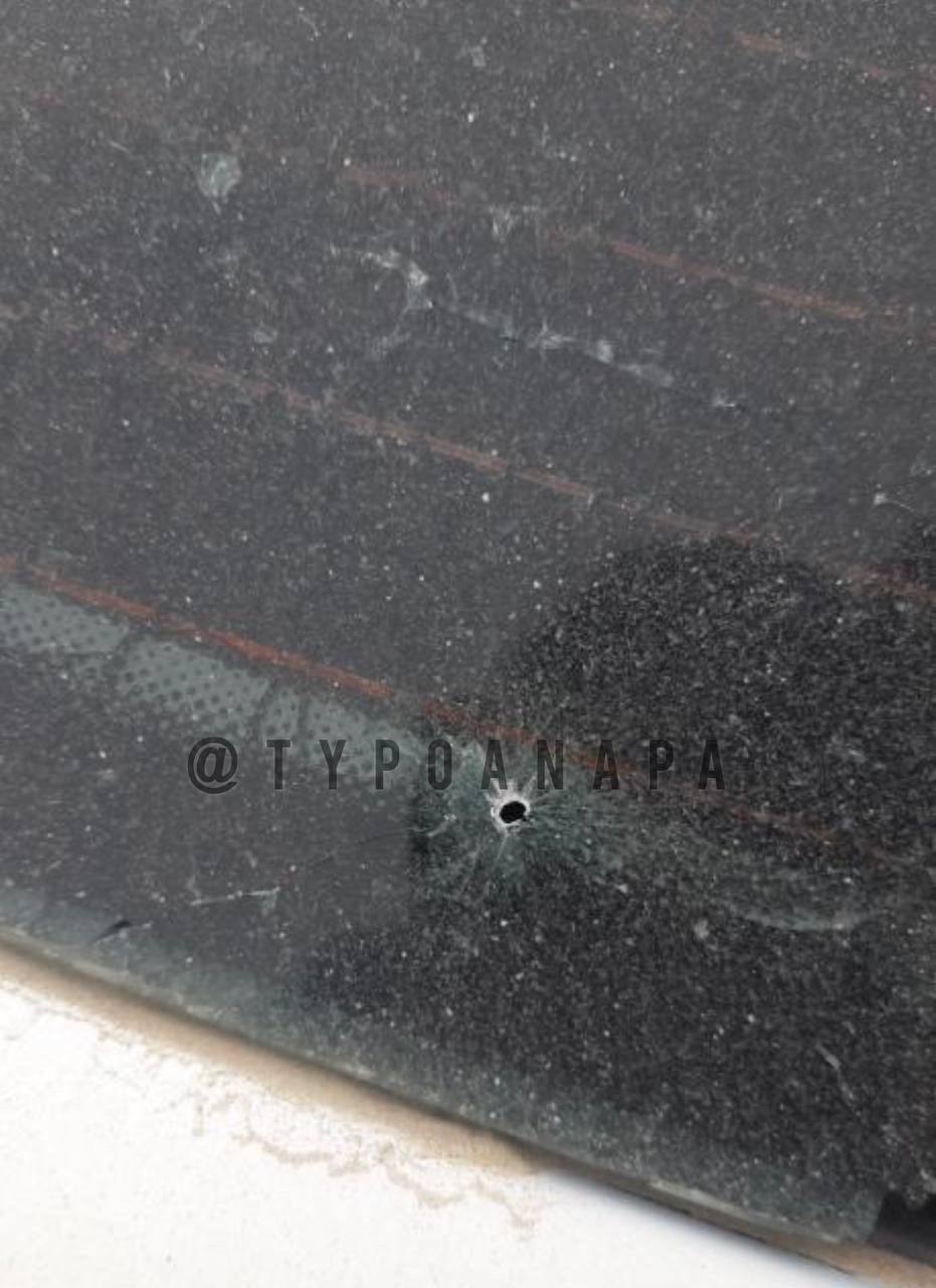 В Анапе ищут водителя, устроившего стрельбу по машине, в которой ехала семья с младенцем