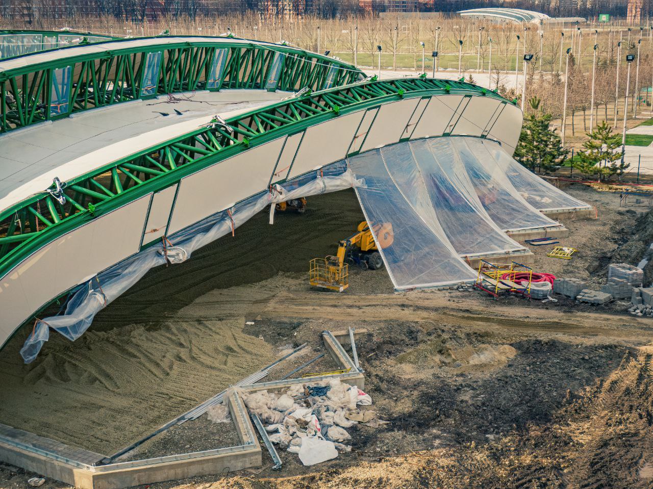 В японский сад парка Галицкого привезли самую высокую траву в мире ВИДЕО