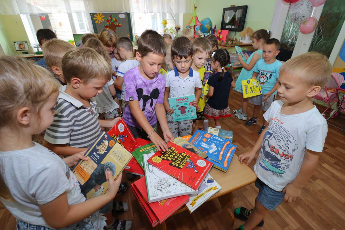 Фонд «Вольное Дело» подарили детским садам Усть-Лабинска около полутора тысяч книг 