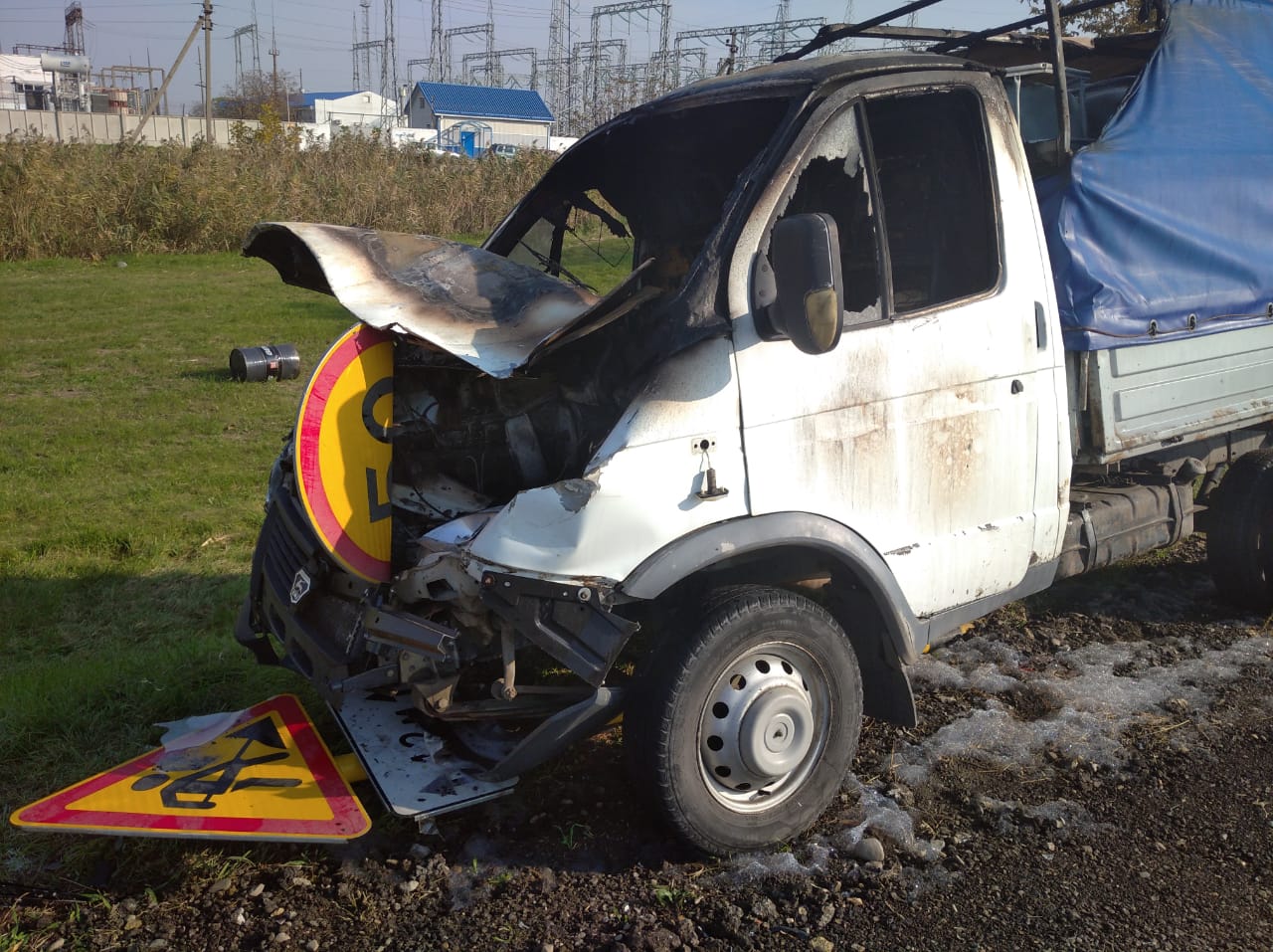 На Кубани после аварии со школьным автобусом сгорела «ГАЗель» ВИДЕО