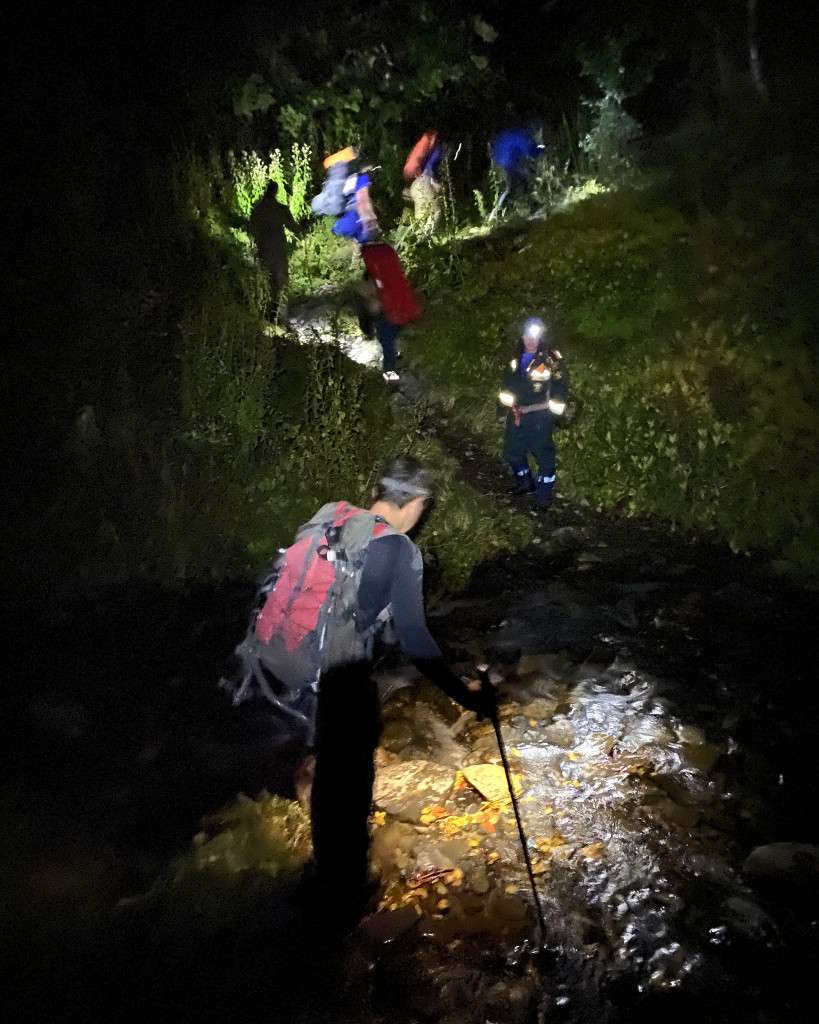 В горах Сочи спасатели пришли на помощь туристу с симптомами отравления