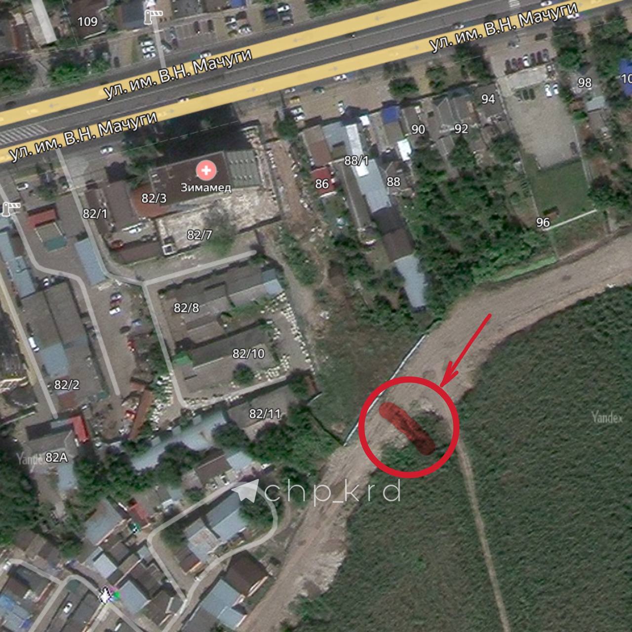 В Краснодаре зловонная жижа, несколько лет течет от домов на Мачуги