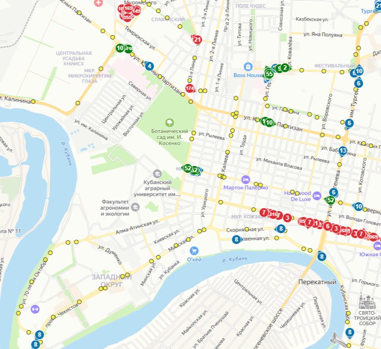 Всё из-за снега: Краснодаре трамвай на полном ходу снес иномарку