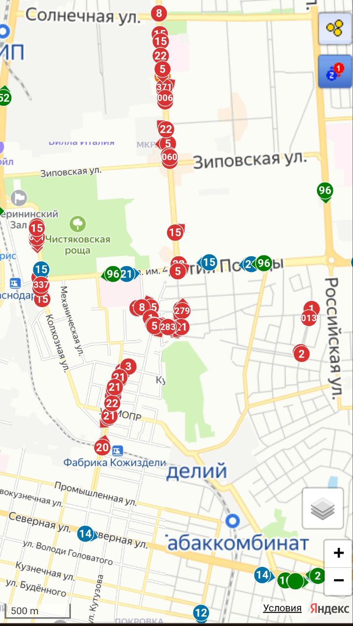 Всё из-за снега: Краснодаре трамвай на полном ходу снес иномарку