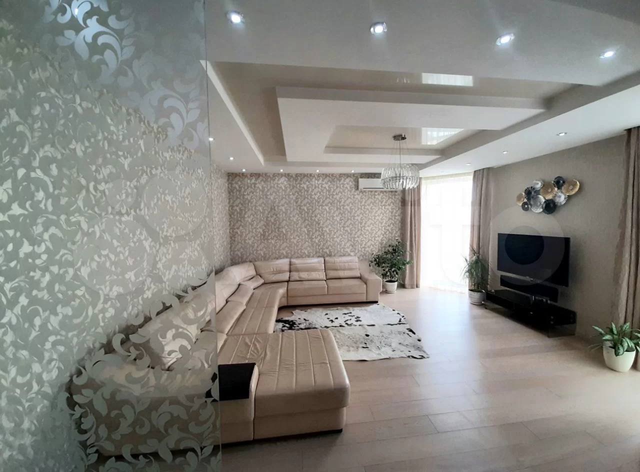 Дорогой дом в Новороссийске