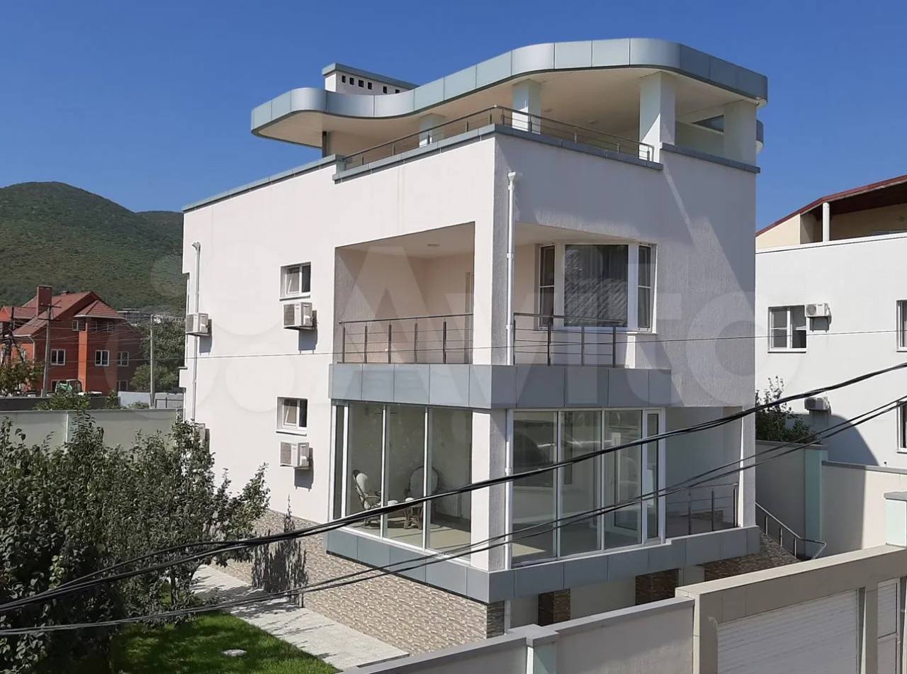 Дорогой дом в Новороссийске