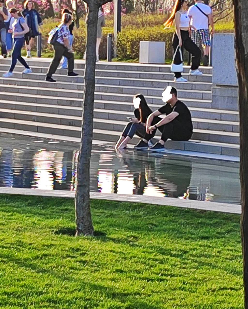 Краснодарцы моют руки и ноги в фонтанах парка Галицкого