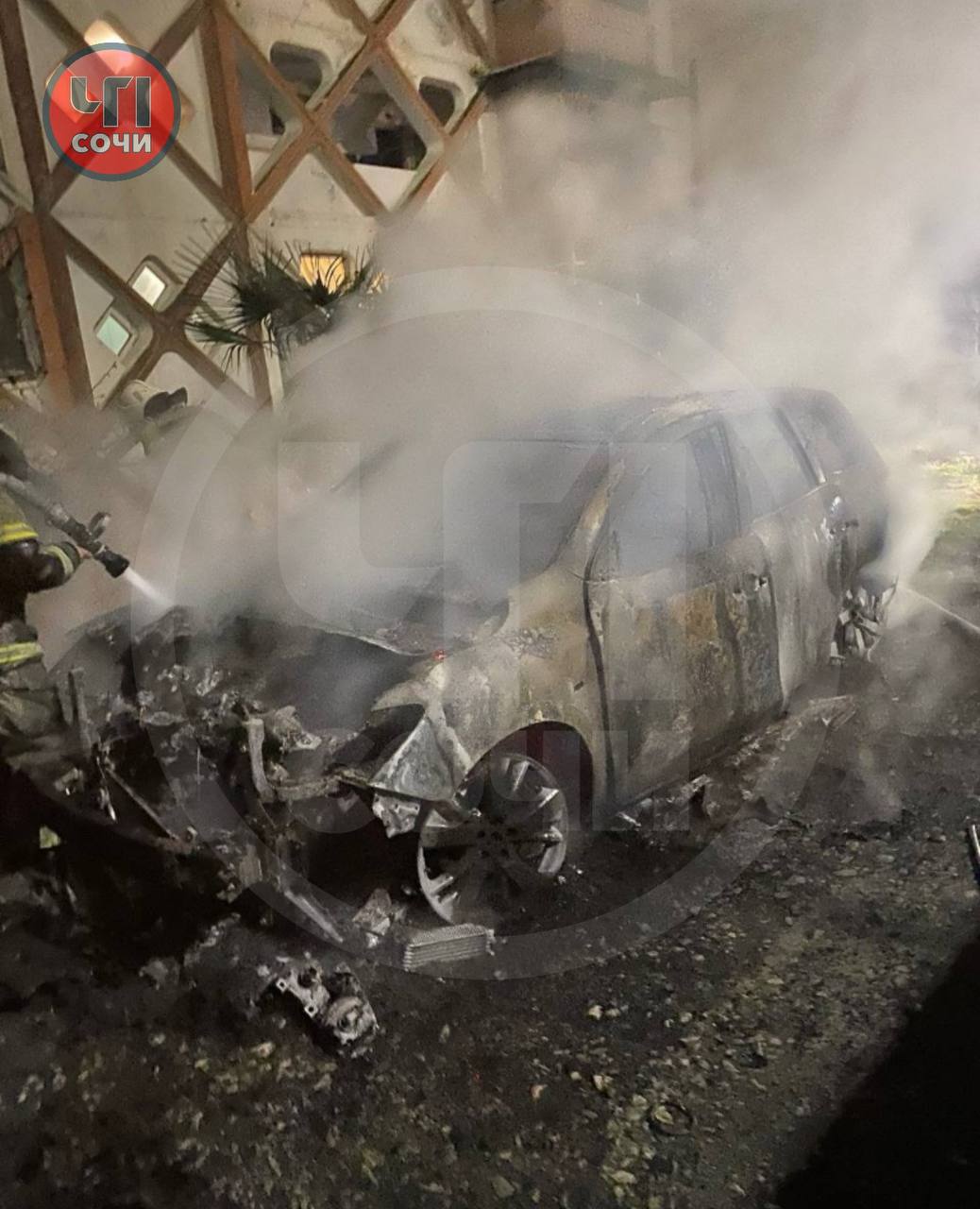 Машина в Сочи сгорела