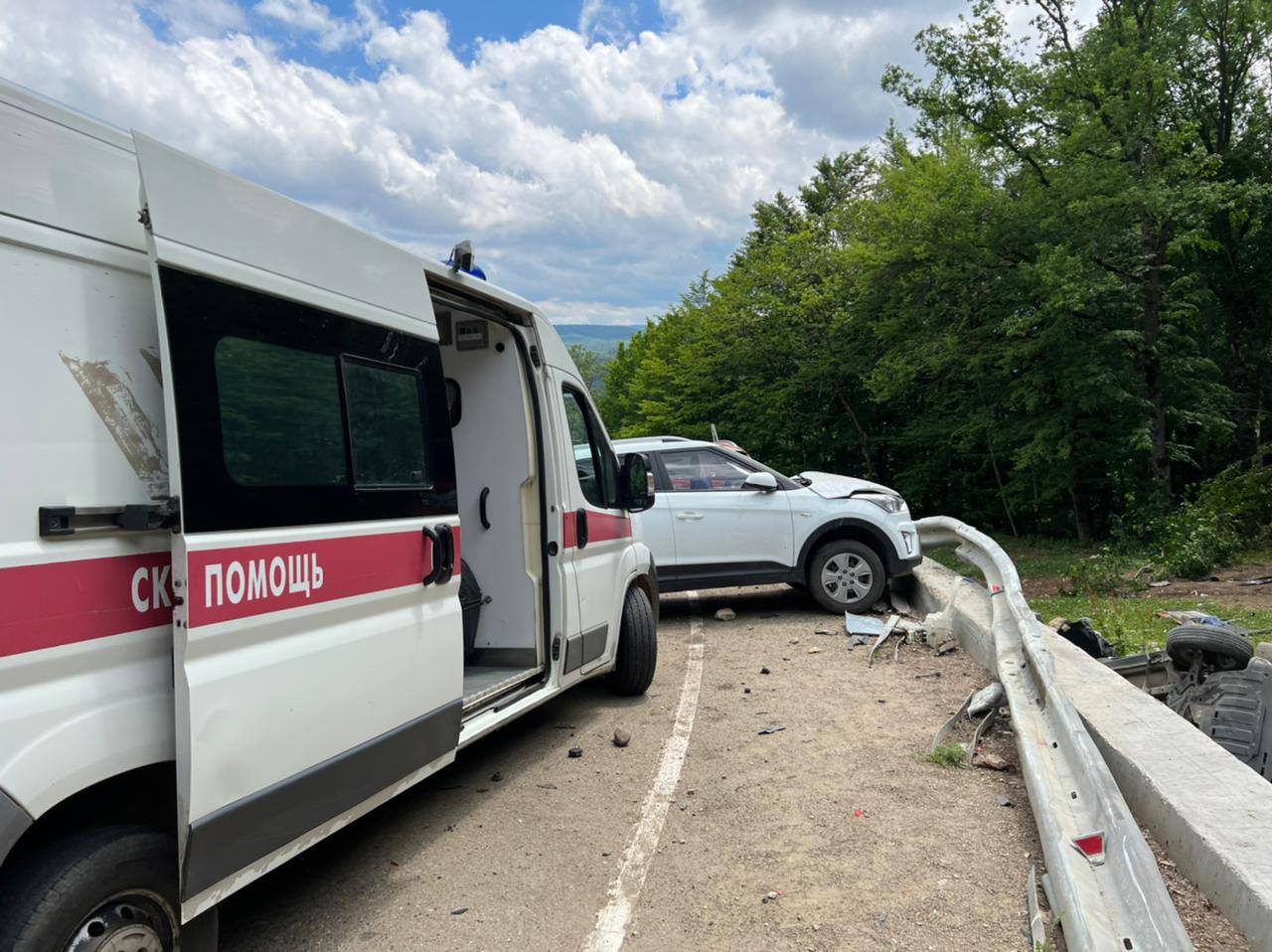 На кубани автобус с туристами попал в дтп