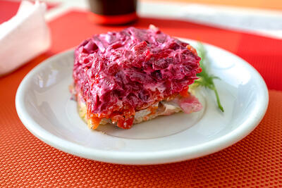 Россиянам раскрыли неожиданную пользу селедки под шубой