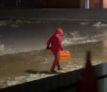 Фельдшер. Женщина фельдшер. Фельдшер. Фельдшера скорой стерлитамак. Служба скорой помощи.