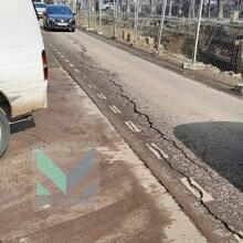 курскавтодор курск машина. дорожники ямочный ремонт. две бригады дорожников ремонтируют дорогу. две бригады дорожников ремонтируют дорогу. дорожные работы.