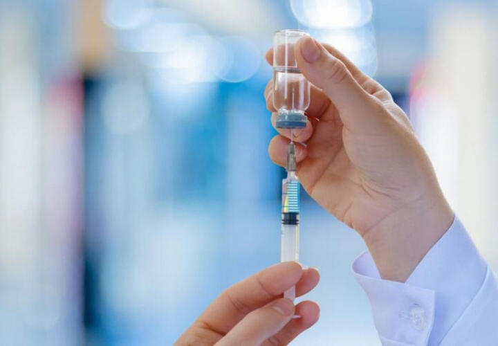 Ученые сообщили, когда начнется массовая вакцинация от коронавируса в России