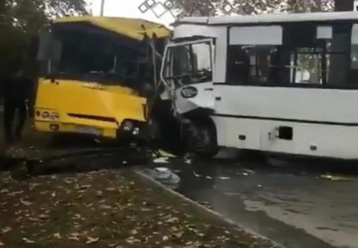 В Анапе столкнулись два пассажирских автобуса