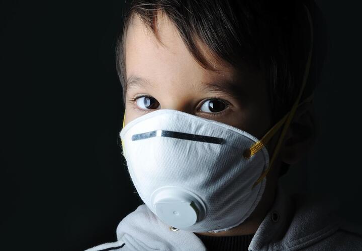 ВОЗ: детям до пяти лет маски запрещены