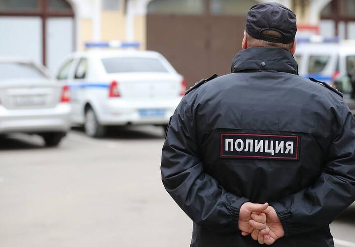 Двое рецидивистов ограбили жительницу Краснодара почти на миллион рублей