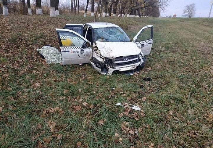 На Кубани в аварии погиб таксист