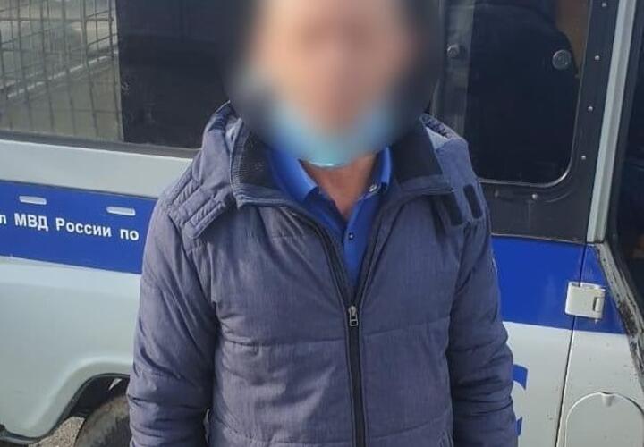 В Анапе задержан подозреваемый в нападении на семилетнюю девочку