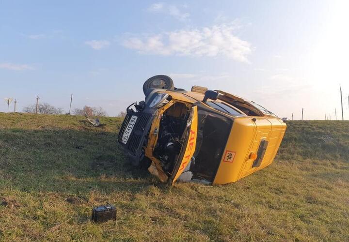 В ДТП со школьным автобусом на Кубани пострадало четверо детей