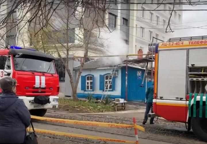 В Краснодаре пожарные тушили частный дом