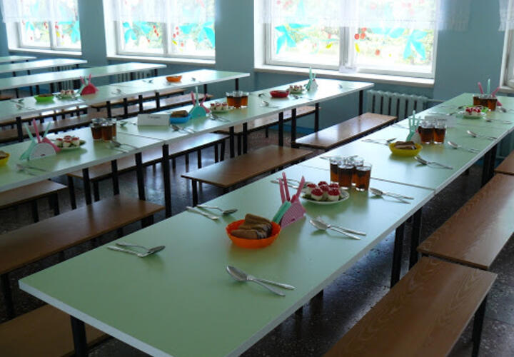 В кубанских школах выявили более ста нарушений организации питания