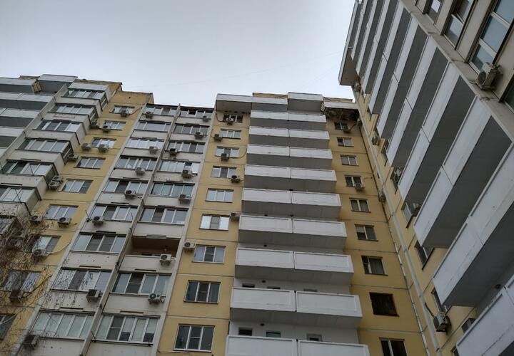 Крыша течет: в Краснодаре управляющий ТСЖ, обозвавший жильцов «дебилами», не устраняет последствия снегопада