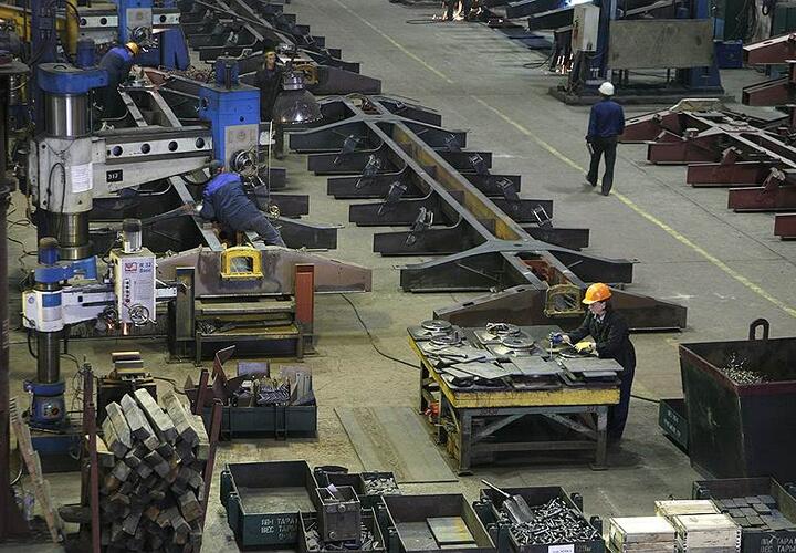 Сотрудникам завода в Армавире не выплатили более 100 миллионов рублей