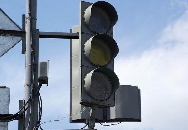В Краснодаре на перекрестке улиц Ставропольской и Полины Осипенко отключат светофоры