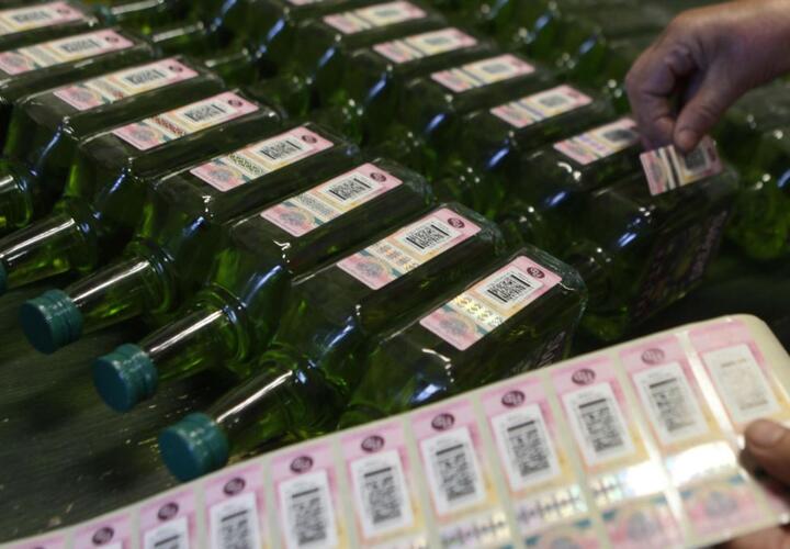 В Сочи подпольный завод произвел спиртного контрафакта на 400 миллионов рублей