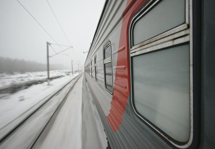 В Краснодарском крае из-за снега встали поезда