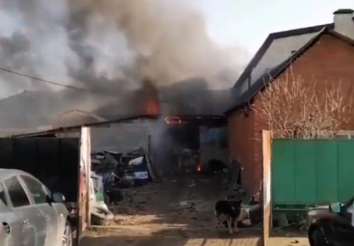 В Краснодарском крае сгорели три автомобиля (ВИДЕО)