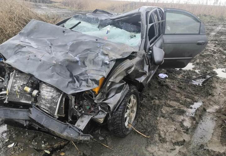 В Краснодарском крае в аварии погибли водитель и пассажир 
