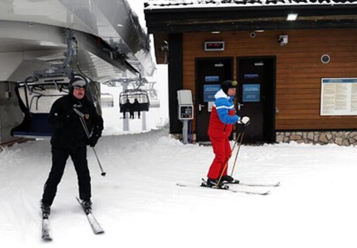 В Сочи Путин и Лукашенко прокатились на лыжах