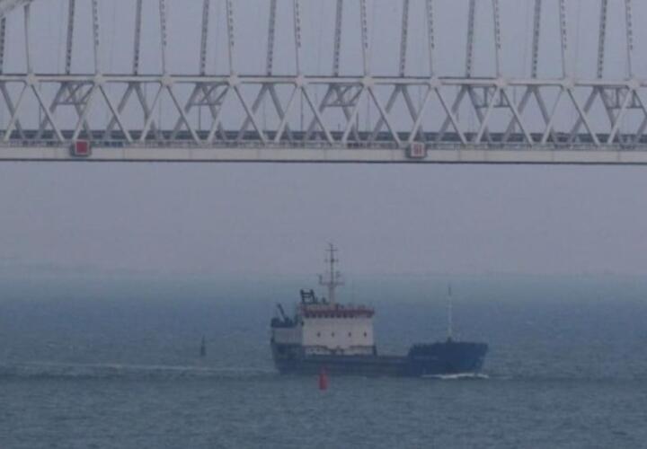 В Темрюкском районе моряки отравились на судне, а безработных кубанцев стало еще больше: ТОП-5 за 23 февраля