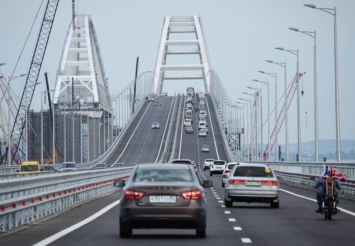 На Крымском мосту ограничат автомобильное движение