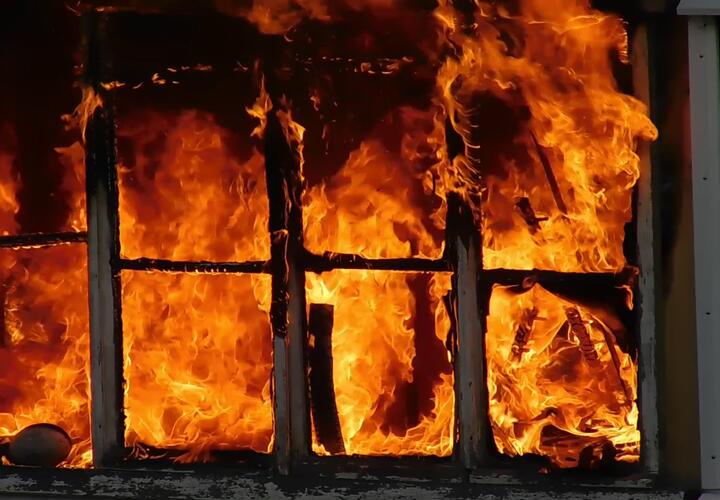 В Сочи в пожаре погибли мужчина и его сын 