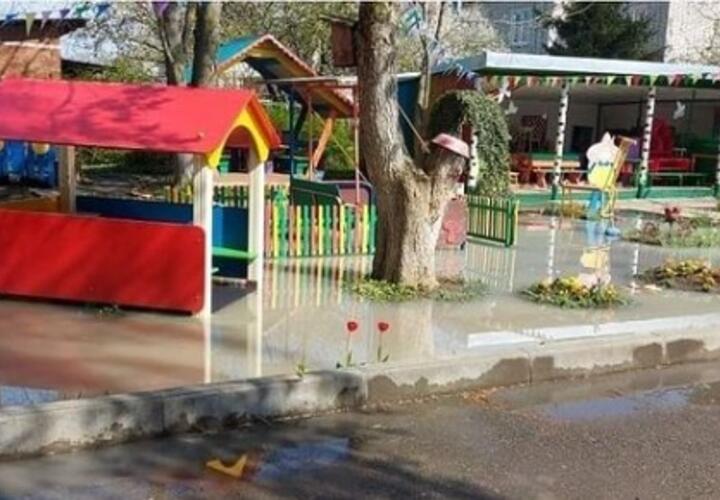 На Кубани детский сад утонул в канализационных стоках