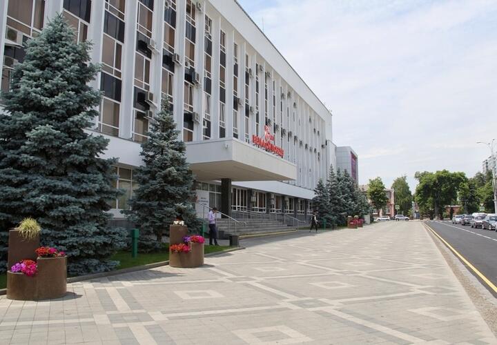 Озеленителя из мэрии Краснодара будут судить за взятку в полмиллиона 