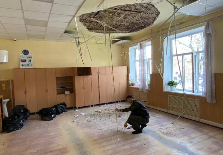 Школу в Краснодарском крае, где на детей упал потолок, решили не закрывать