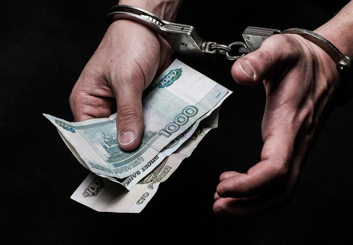 В Анапе чиновники получили по семь лет тюрьмы за взятку