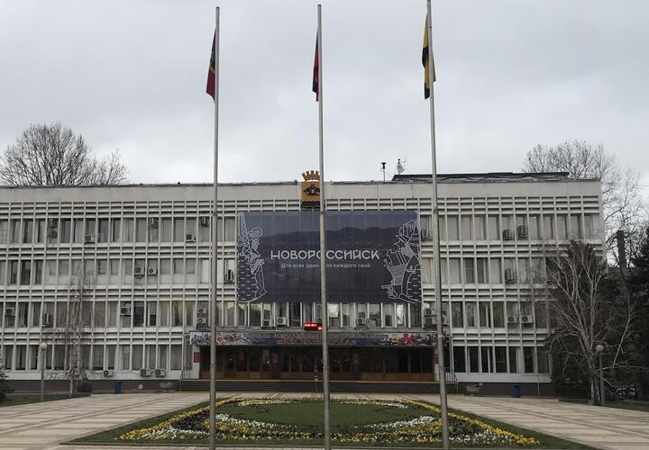 В Краснодарском крае передумали вешать гигантский телевизор на фасад мэрии