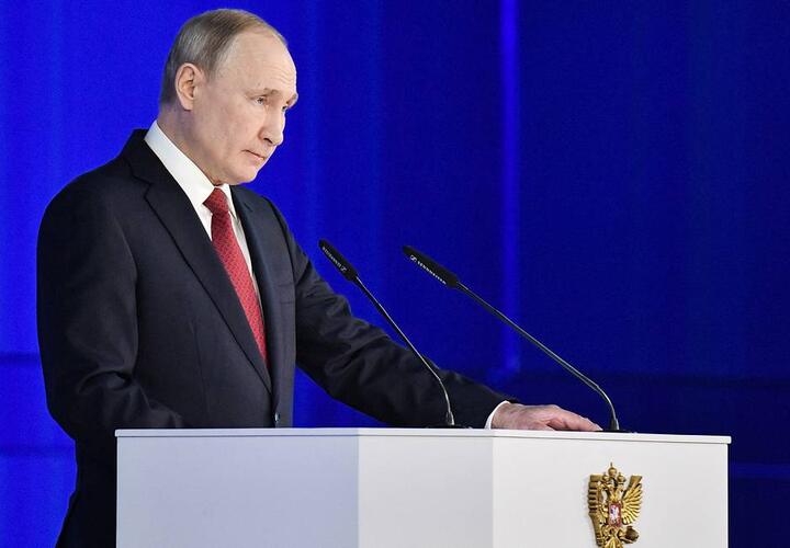 Владимир Путин предложил платить малоимущим беременным россиянкам по 6 тысяч рублей
