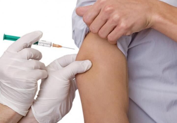 Обязательная вакцинация: стало известно кому нельзя делать прививку от коронавируса