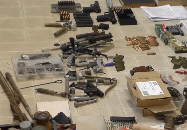Очумелые ручки: житель Новороссийска изготовил два пистолета