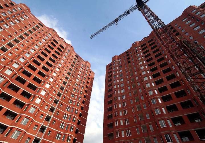 Россиянам начнут выдавать квартиры в домах, возведенных недобросовестными застройщиками