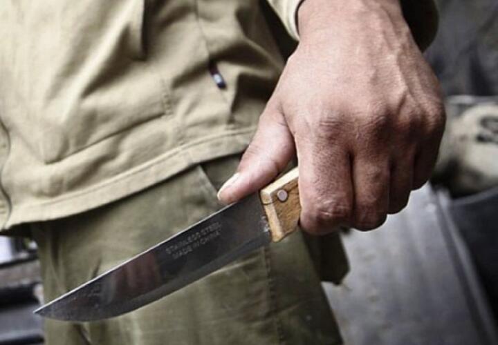 В Адыгее мужчина ударил ножом гостя тринадцать раз, но тот выжил