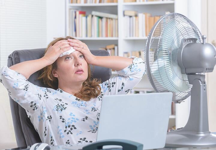 В Роспотребнадзоре рекомендовали сокращать рабочий день во время жары