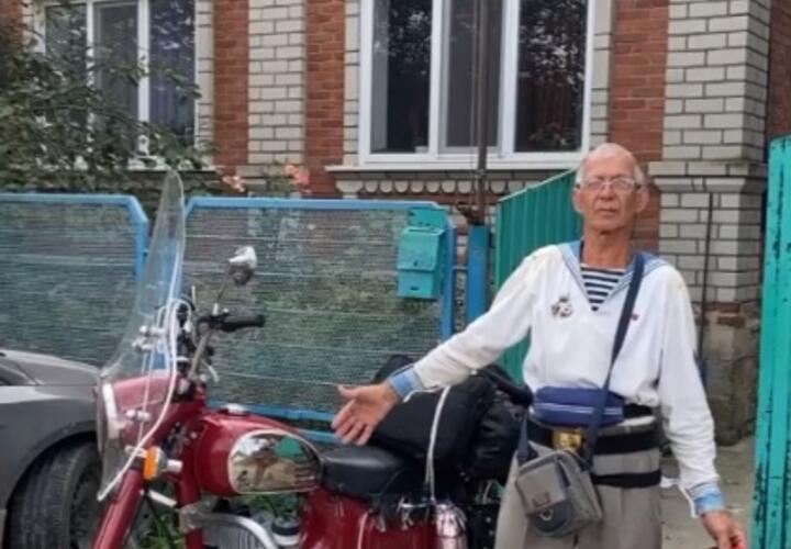 67-летний житель Кубани отправился в Санкт-Петербург на старенькой «Яве» ВИДЕО