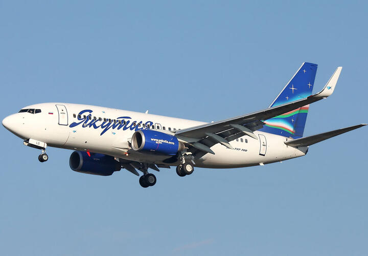 Самолет, летевший из Краснодара, повредил фюзеляж при посадке