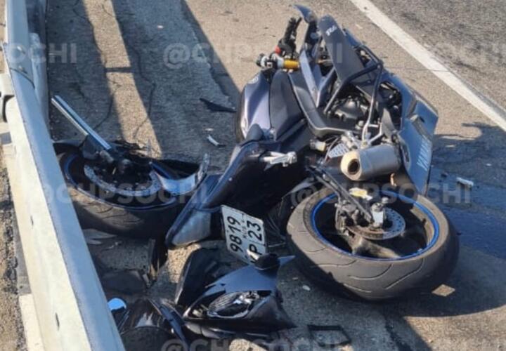 В Сочи после аварии пропал мотоциклист ВИДЕО